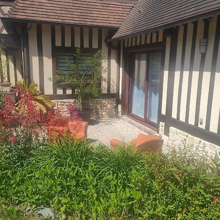 L'Herbe Aux Vaches Saint-Pierre-Azif Exterior photo